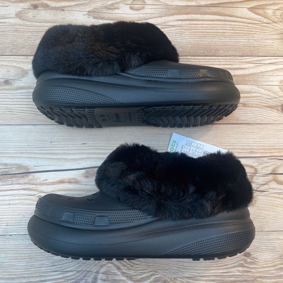 Crocs Furever Crush Fur Lined - Picture 13 of 16